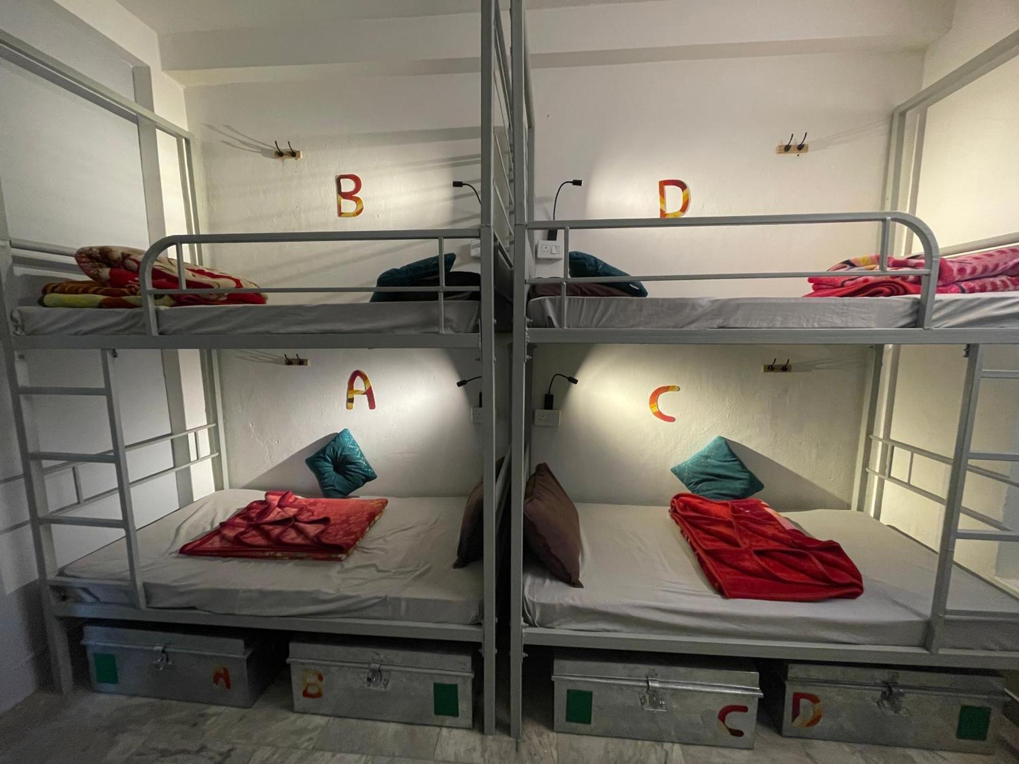 Art Bliss Hostel Rishīkesh Extérieur photo