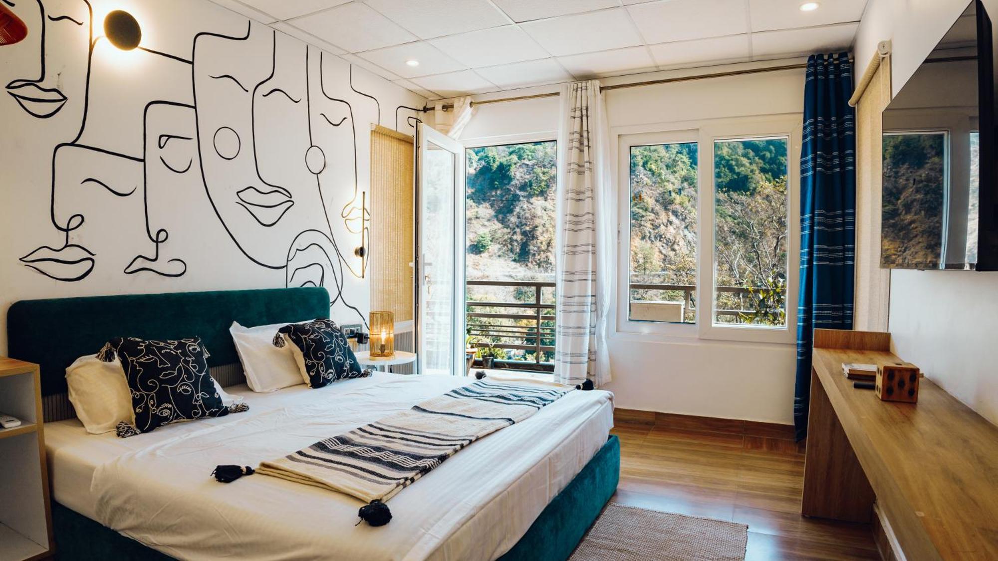 Art Bliss Hostel Rishīkesh Extérieur photo