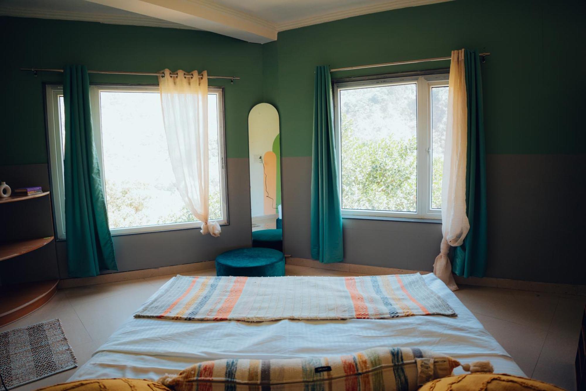 Art Bliss Hostel Rishīkesh Extérieur photo
