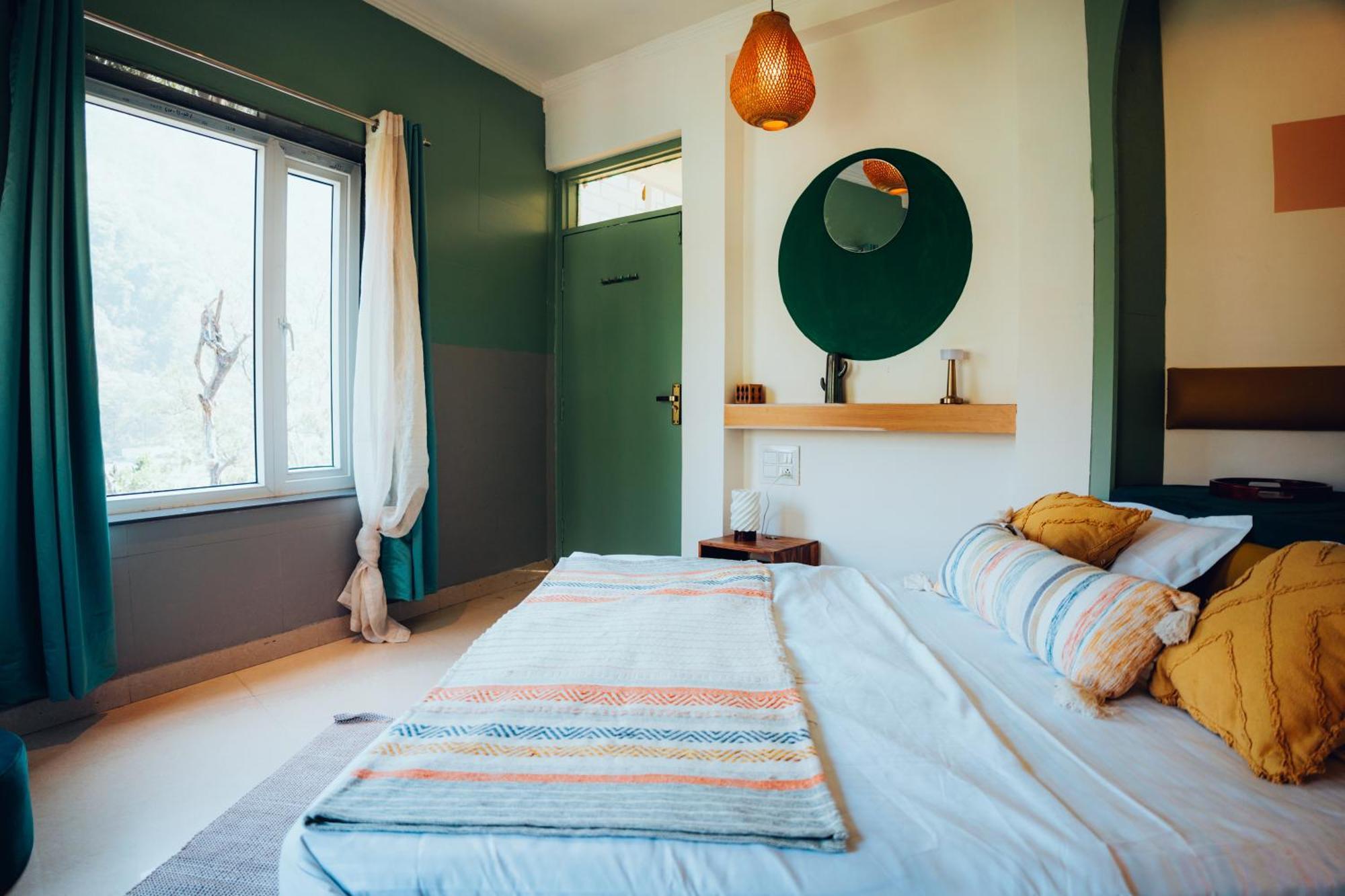 Art Bliss Hostel Rishīkesh Extérieur photo